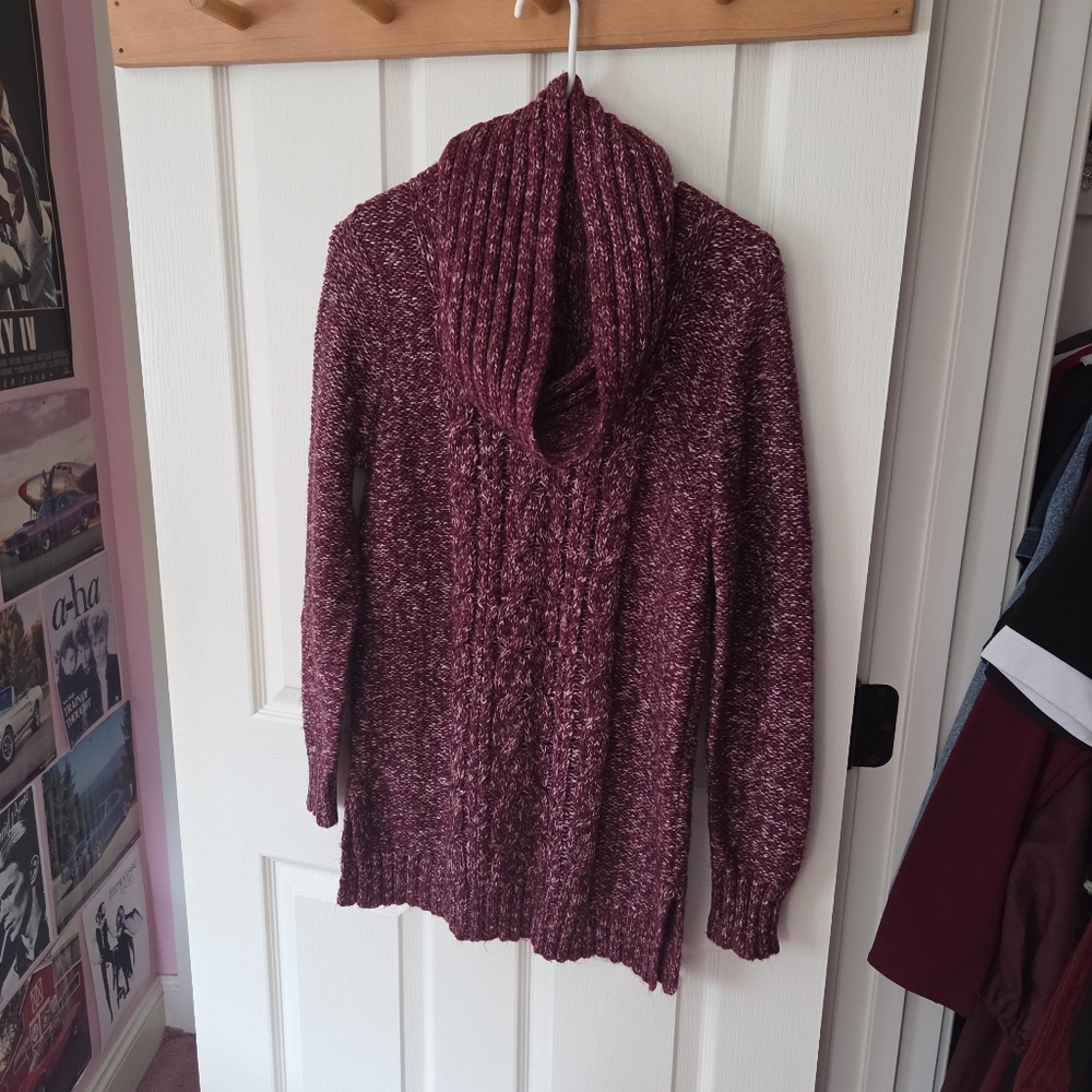 Crewneck Sweater And Cowl